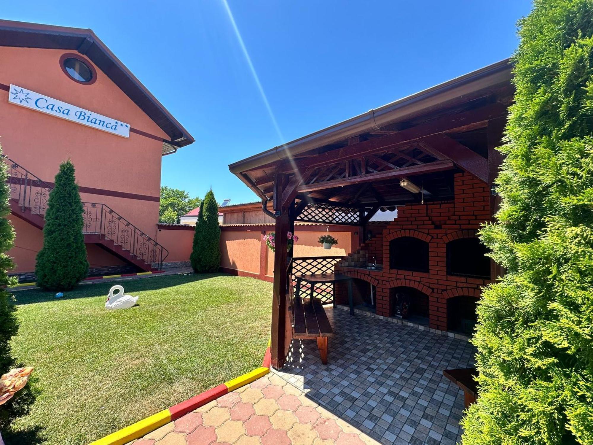Hotel Pensiunea Bianca Corbu  Exterior foto